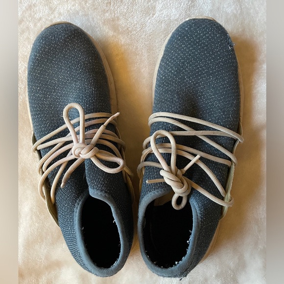 Women’s Vessi - Picture 2 of 5